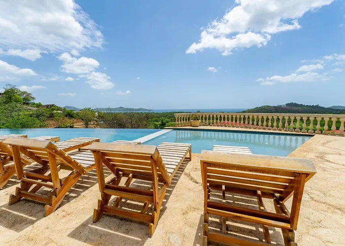 Сasa de vacaciones Dos Rios #70- 6 Bedroom On 12 Acre Brasilito