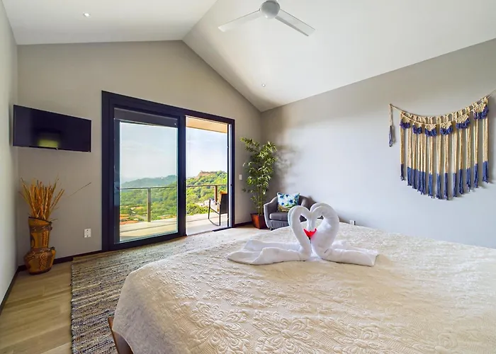 Dos Rios #70- 6 Bedroom On 12 Acre Brasilito