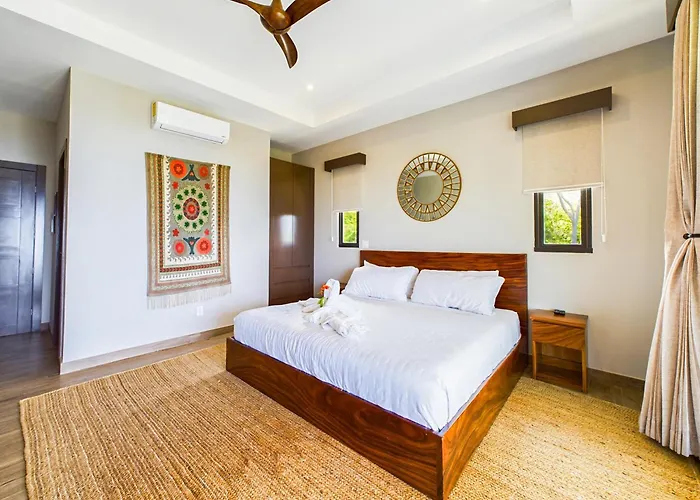 Dos Rios #70- 6 Bedroom On 12 Acre Brasilito